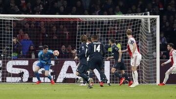 Jugada del gol anulado a Tagliafico por el VAR. 
Thibaut Courtois.