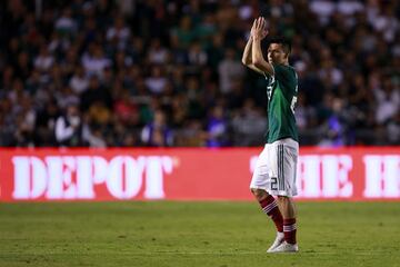 El jugador nacido en Ciudad de México ya es pieza fundamental de la selección de Centroamérica jugando un total de 34 partidos con la absoluta y anotando 8 goles. 