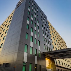 Así es el hotel fantasma de Pudahuel: megaproyecto con gimnasio, piscina, pero sin permiso para abrir