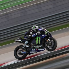 Paso al frente de Maverick y Márquez se para con 37 vueltas