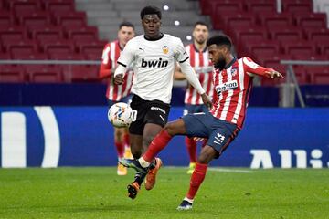 Yunus Musah y Thomas Lemar.