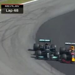 Verstappen y Hamilton hacen que sea otro deporte: la pelea épica de ambos en el carrerón de Brasil
