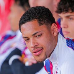 La esposa de Vitor Roque incendia las redes con un mensaje polémico