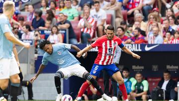 Jailson disputa el balón con Koke durante un partido contra el Atlético en el Metropolitano.