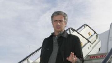 Mourinho viajó por la mañana a Londres y volvió por la tarde