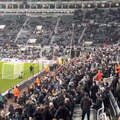 Sale a la luz un vídeo con toda la afición del Newcastle vacilando a Cristiano: no se pudo contener...