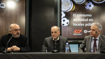 Las mujeres jóvenes ven más el fútbol en locales públicos que los hombres de la misma edad