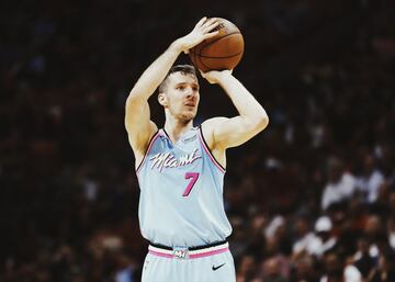 Goran Dragic ha rozado el anillo de campeón de la NBA con Miami Heat. El esloveno, que puede jugar como base y como escolta, cayó en la final ante los Lakers. Dragic ganó el Eurobasket de 2017 y fue elegido como MVP del campeonato. En su carrera en la NBA ha jugador en los Phoenix Suns, Houston Rockets y Miami Heat.