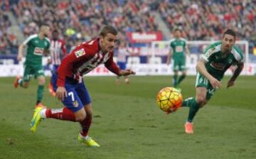 Griezmann con el balón. 