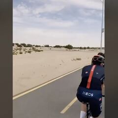 Daniel Martínez entrena en el desierto antes del UAE Tour