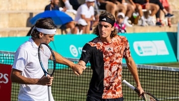 Feliciano López, con Stefanos Tsitsipas en el partido de dobles contra el mexicano Santiago González y el francés Edouard Roger-Vasselin en Mallorca Championships.