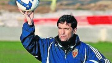<b>MÁS CAMBIOS. </b>Marcelino sigue buscando soluciones a los problemas defensivos del Real Zaragoza.