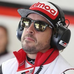 A Alonso no le fue muy bien en su primera vuelta a Le Mans...