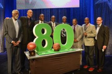 Bill Russell celebró su 80 aniversario con Kareem Abdul-Jabbar, Magic Johnson, Clyde Drexler, Julius Erving, el reverendo Jesse Jackson, Kenny Smith y Ernie Johnson (TNT).