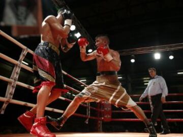 Combate Ferino V-Renald Garrido de peso welter. 