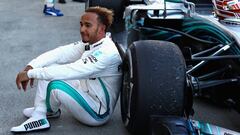 SUZUKA, JAPAN - OCTOBER 07:  Race winner Lewis Hamilton of Great Britain and Mercedes GP celebrates in parc ferme during the Formula One Grand Prix of Japan at Suzuka Circuit on October 7, 2018 in Suzuka.  (Photo by Clive Rose/Getty Images)