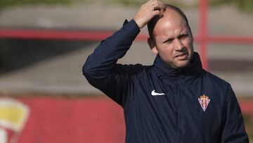 El futuro de José Alberto como entrenador de los gijoneses dependerá de un triunfo en Anduva.