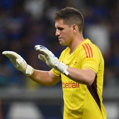 Hinchas de Cruzeiro insultan a su arquero por error ante Alianza