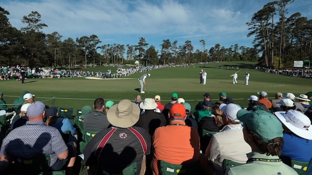 Golf - The Masters - Augusta National Golf Club, Augusta, Georgia, U.S. - April 9, 2026 Colombia's Nicolas Echavarria hits his putt on the 2nd hole during the first round as patrons look on REUTERS/Kylie Cooper