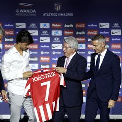 Joao Félix presented at Atlético Madrid