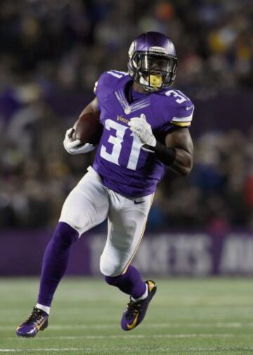 Jerick McKinnon, corredor suplente  Minnesota Vikings, realizó un partido espectacular siendo el corredor dos. Logró 89 yardas y dos anotaciones.