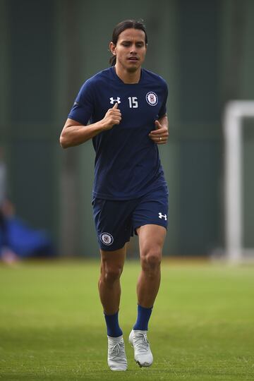 Salido y consolidado en Cruz Azul se ha ganado la titulardad y confianza de los técnicos del Cruz Azul en los últimos años.