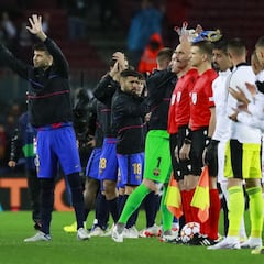 1x1 del Barcelona ante el Benfica: Araújo es el nuevo Puyol
