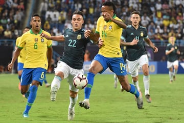 Lautaro Martínez y Eder Militao 