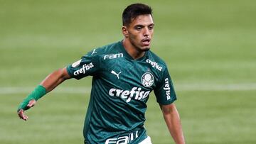 El brasile&ntilde;o Gabriel Menino, en un partido con el Palmeiras.