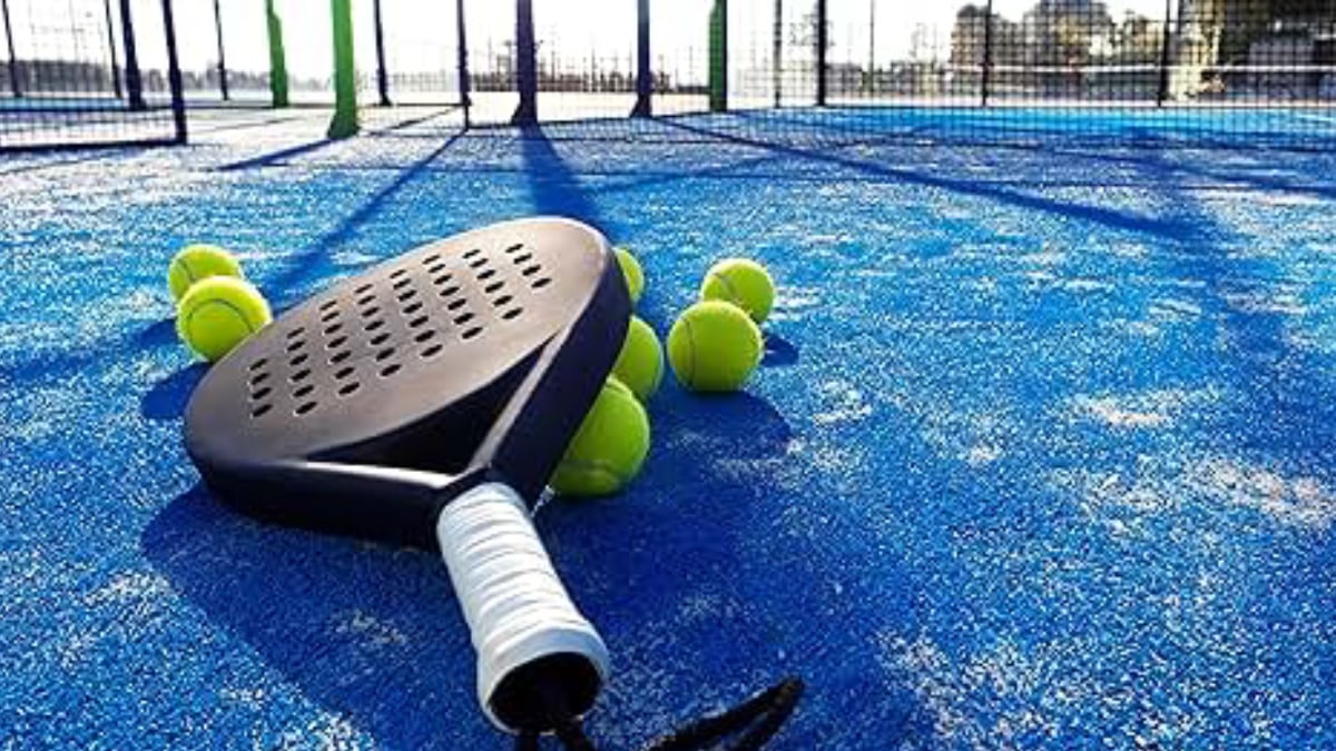 El protector pala de pádel la protege contra el suelo.