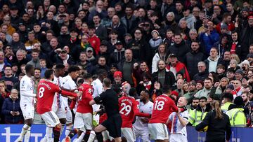 MANCHESTER, ENGLAND - FEBRUARY 04: Casemiro of Manchester United clashes with Will Hughes of Crystal Palace leading to a red card decision during the Premier League match between Manchester United and Crystal Palace at Old Trafford on February 04, 2023 in Manchester, England. (Photo by Alex Livesey/Getty Images)