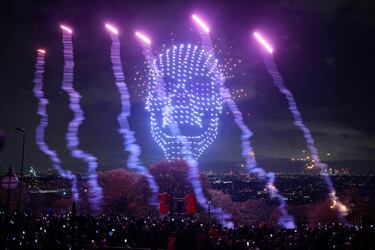 Drones realizan acrobacias sobre el centro de Londres para celebrar Halloween.