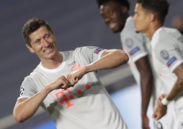 Lewandowski anot¨® el 2-6 de cabeza.