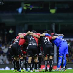 Zapata ve a un Atlas para pelear con los grandes