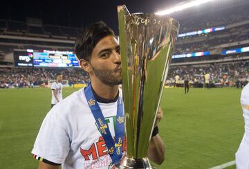 De nueva cuenta, 'El Bombardero' pidió no ser convocado con la Selección Mexicana, aquejó asuntos personales que le impedirán disputar su segunda Copa Oro consecutiva.
