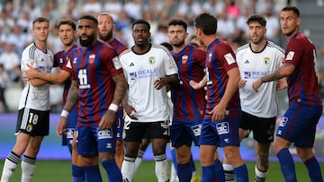 Partido entre BURGOS CF - ELDENSE en el estadio EL PLANTÍO
