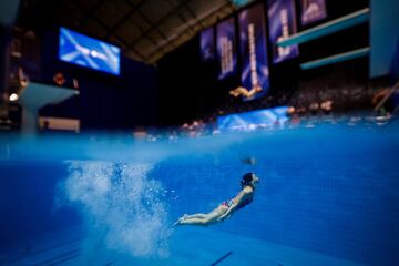 Imagen de una nadadora durante el Campeonato Mundial de Natación Acuática Fukuoka 2023. 