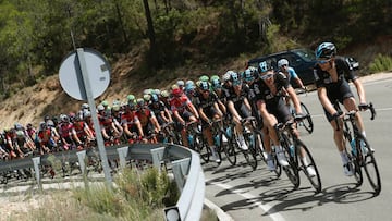 El pelot&oacute;n de La Vuelta, con destino a Cuenca. 