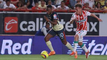 Renato Ibarra disputando un balón en el empate Becaxa 1-1 América de la jornada 14 del Clausura 2018.