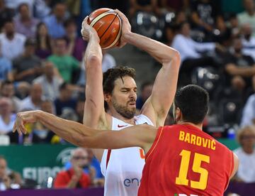 Pau Gasol y Filip Barovic.