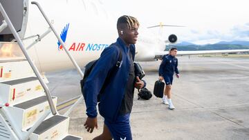 Nico Williams aterriza en Loiu.