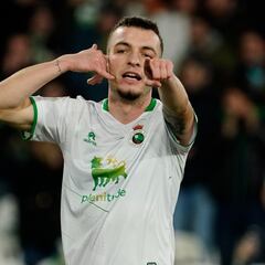 Más corazón que fútbol en un partido a tirones