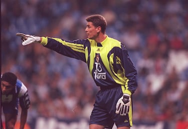 Portero | Rendimiento: 12 partidos | Palmarés: una Champions League.