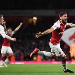 Giroud da la victoria al Arsenal en un partido loco ante Leicester