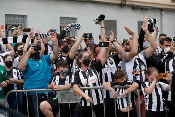 El público regresa a los estadios en las zonas donde la incidencia acumulada lo permite. Así ha sido la esperada vuelta en el partido de Segunda División entre el Castellón y la Ponferradina.