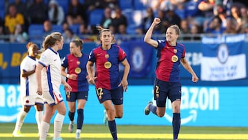 Soccer Football - Women's Champions League - Semi Final - First Leg - FC Barcelona v Chelsea - Estadi Johan Cruyff, Barcelona, Spain - April 20, 2025 FC Barcelona's Irene Paredes celebrates scoring their third goal with FC Barcelona's Patricia Guijarro REUTERS/Albert Gea