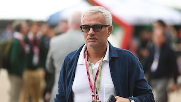 José Mourinho, entrenador portugués de fútbol. Actualmente dirige al Fenerbahçe SK de la SüperLig de Turquía.