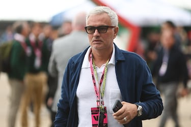 José Mourinho, entrenador portugués de fútbol. Actualmente dirige al Fenerbahçe SK de la SüperLig de Turquía.