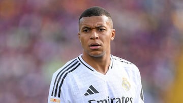 Mbappé durante un partido de LaLiga EA Sports.