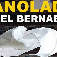 Las redes se movilizan: pañolada en el Bernabéu al trío arbitral